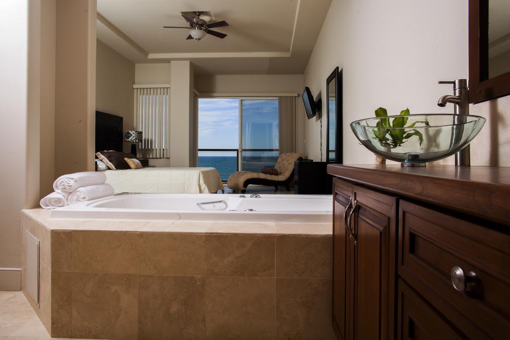 Playa Bonita Luxury Suites Розаріто Номер фото